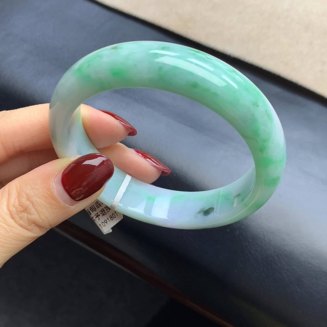 翡翠未镶嵌手镯白底青