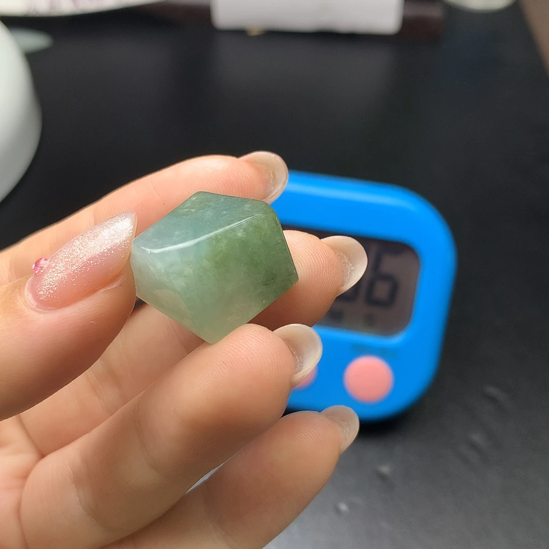 昆***计翡翠未镶嵌颈饰翡翠吊坠未镶嵌