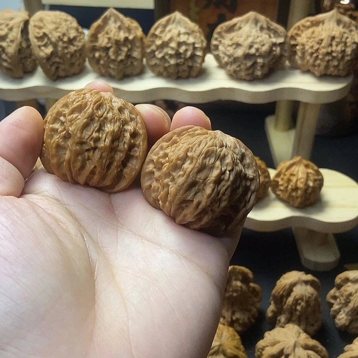 文玩核桃  磨盘山地