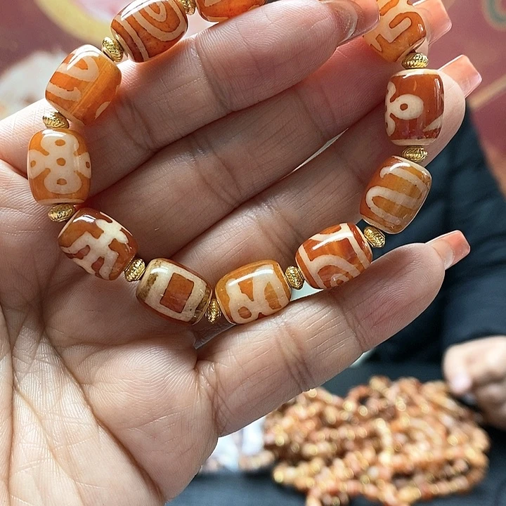 玛瑙/玉髓颈饰合金