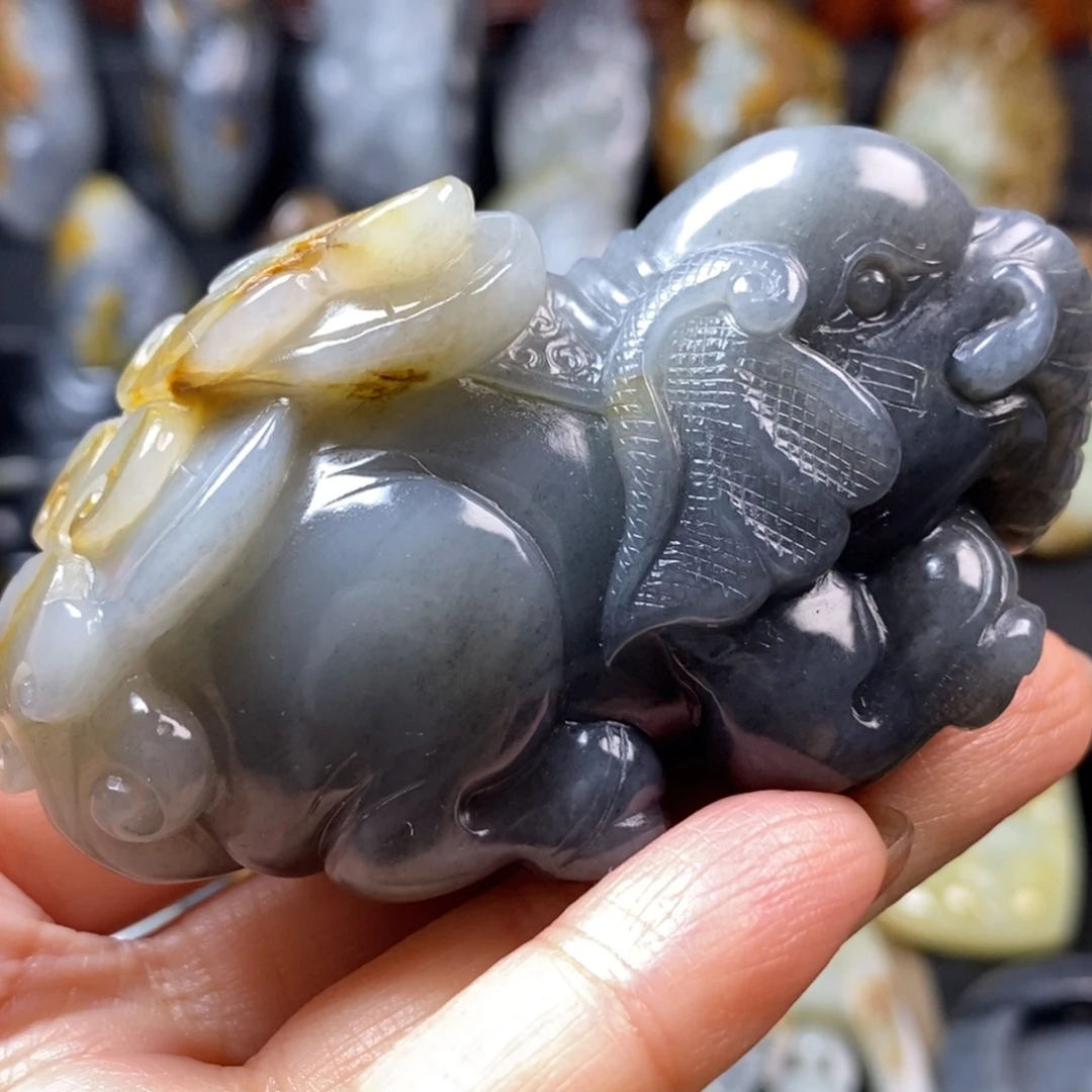 和田玉未镶嵌把件