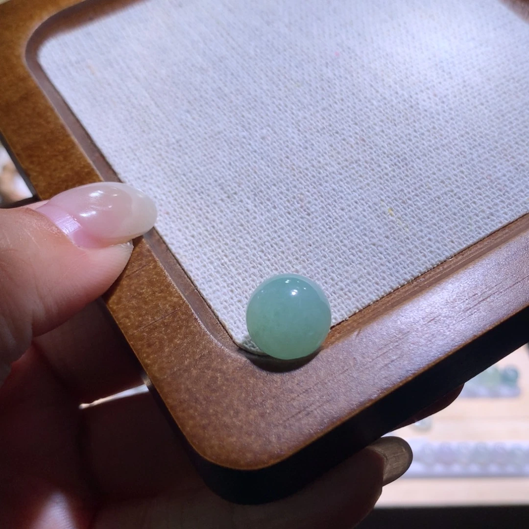 翡翠散珠特价果绿卡11.9