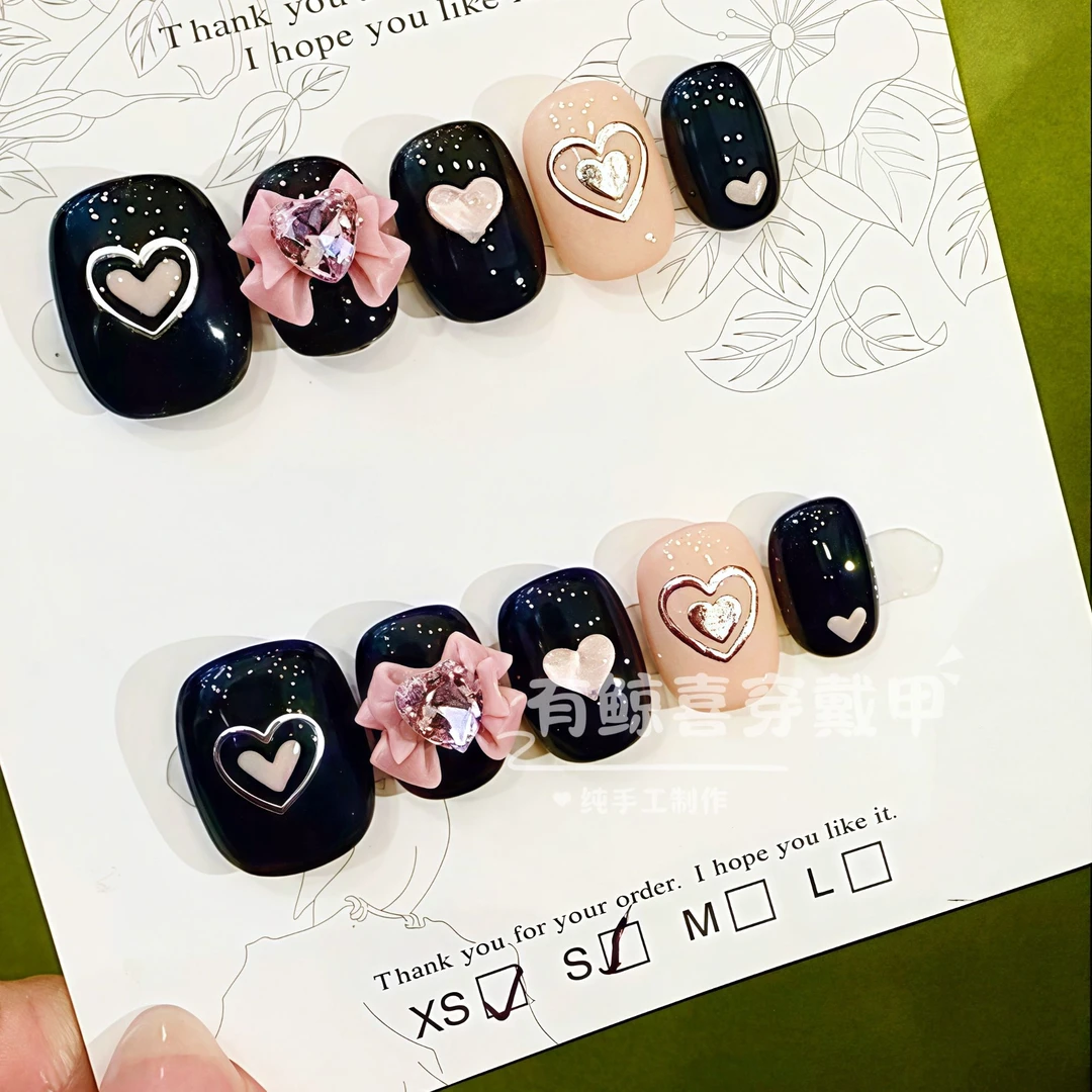 【俏皮小甜妹】纯手工穿戴甲粉墨配色俏皮小爱心显白小短甲