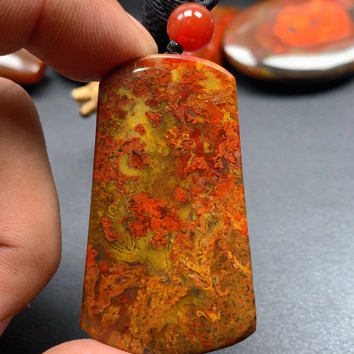 玛瑙/玉髓颈饰未镶嵌尘**。