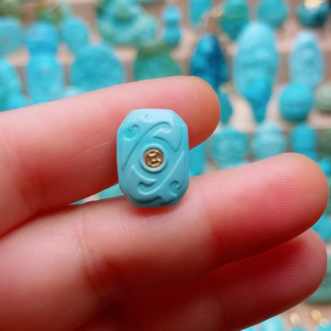 绿松石未镶嵌颈饰