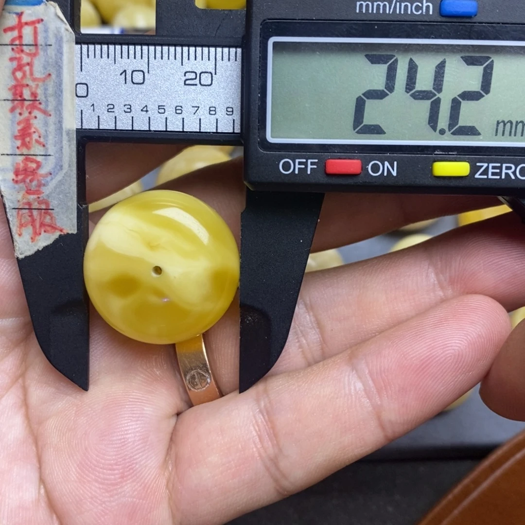 裸石蜜蜡未镶嵌24.2x13.3微瑕墩子