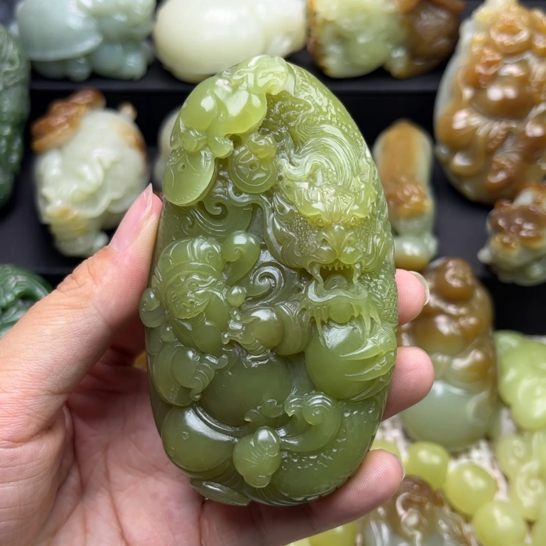 和田玉未镶嵌把件