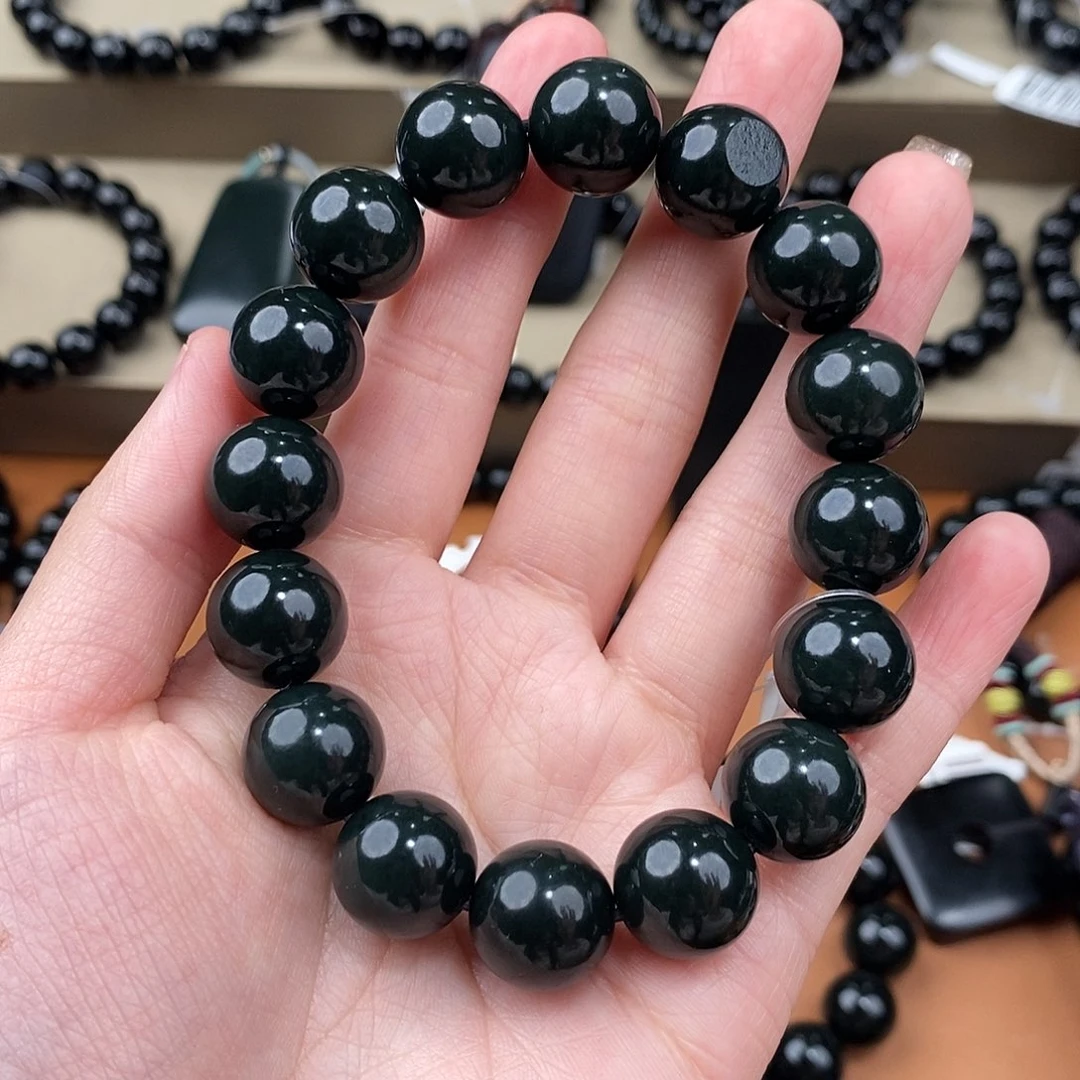 皓***皓和田玉未镶嵌手串