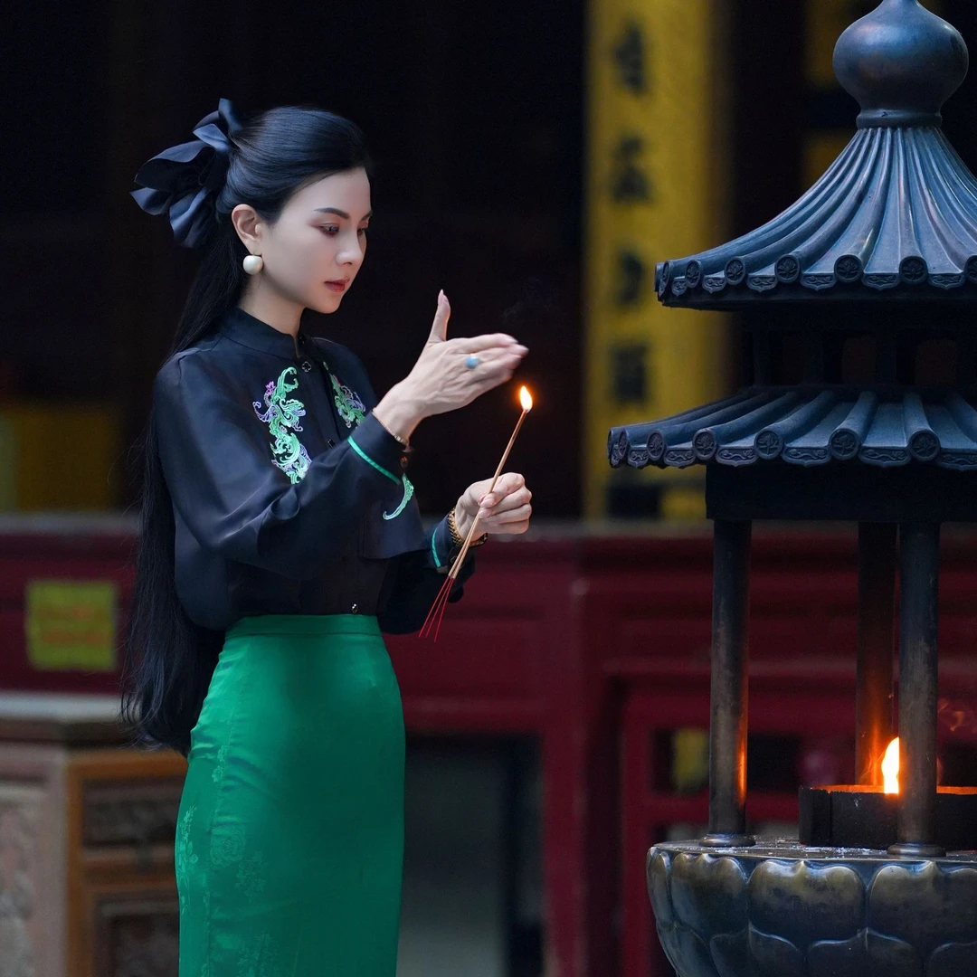 魏元高定/夏季国风重工刺绣休闲百搭绿色设计师气质披肩衬衫-1008