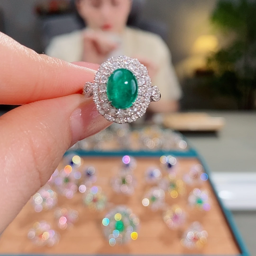 戒指18K金镶嵌祖母绿1.43ct极微油VVG吉尔徳