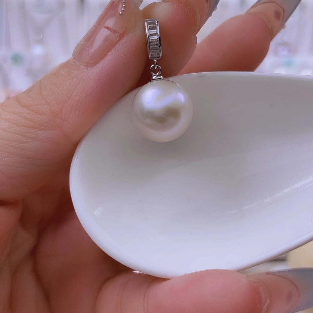 银S925镶嵌吊坠(赠链)淡水珍珠