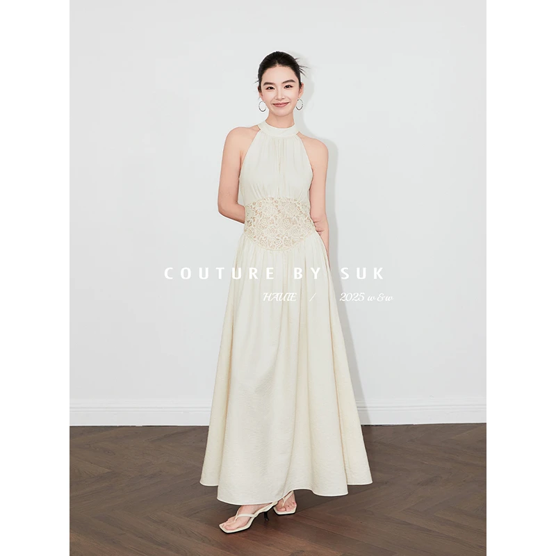 SUK【夏日梦语】法式挂脖镂空绣花高级感时尚气质收腰连衣裙SK5234