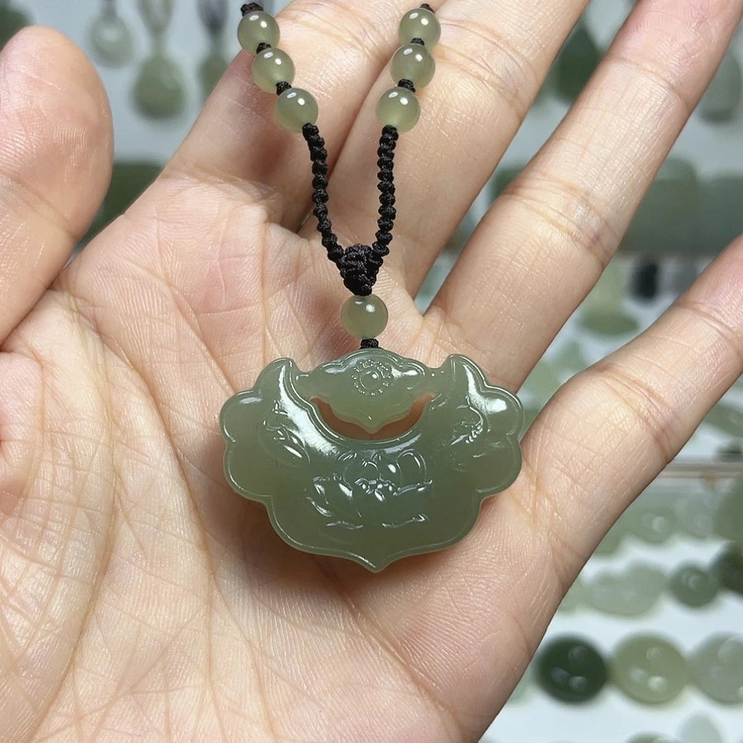 颈饰未镶嵌和田玉西****姐