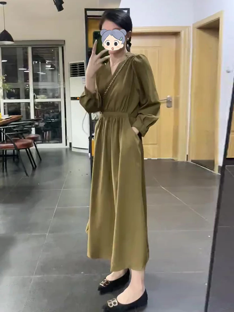 大码连衣裙秋装女2025年新款显瘦遮肚子高级感V领法式高端连衣裙