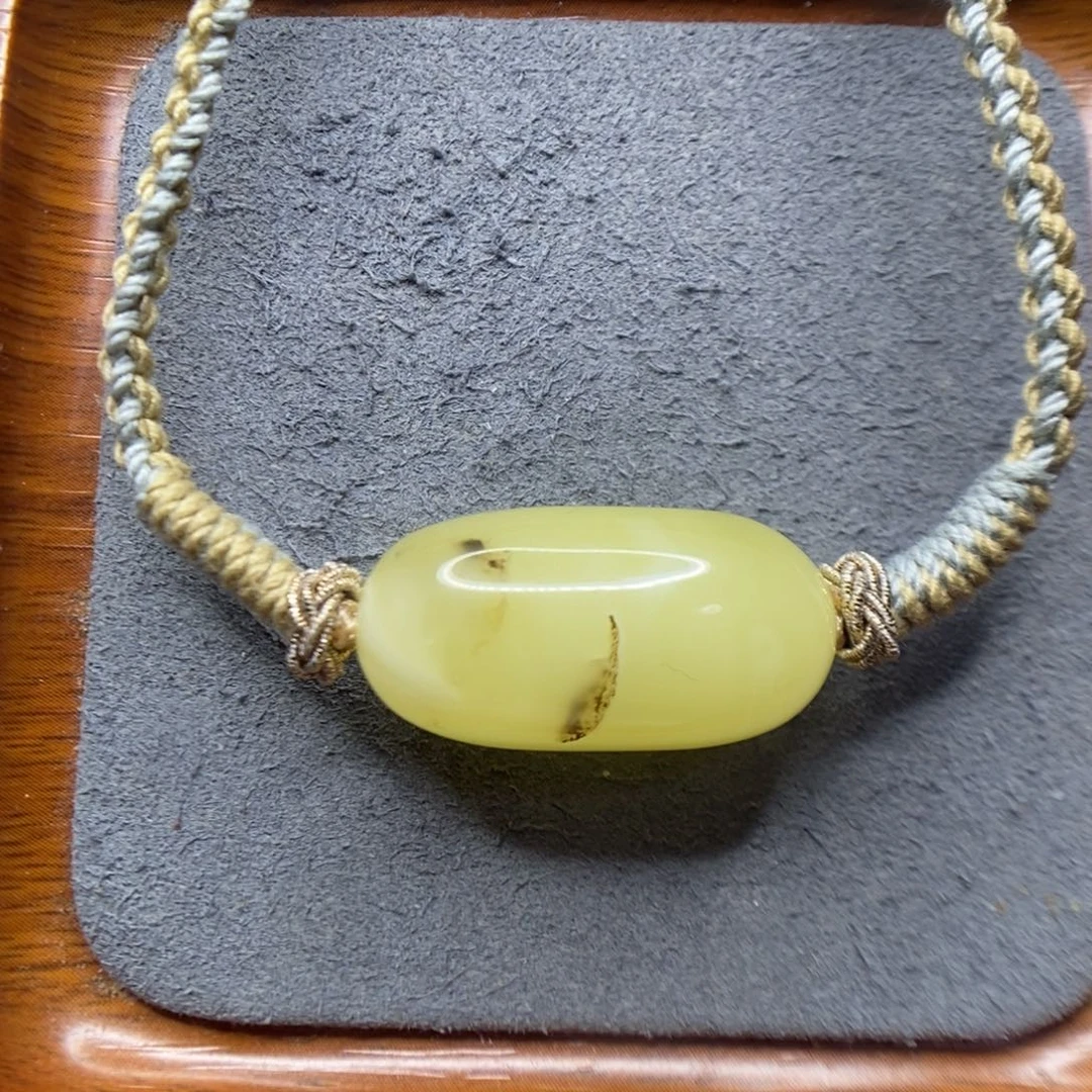 深***夜蜜蜡未镶嵌颈饰郎