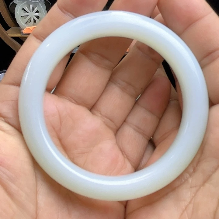 【闪购商品】未镶嵌手镯和田玉