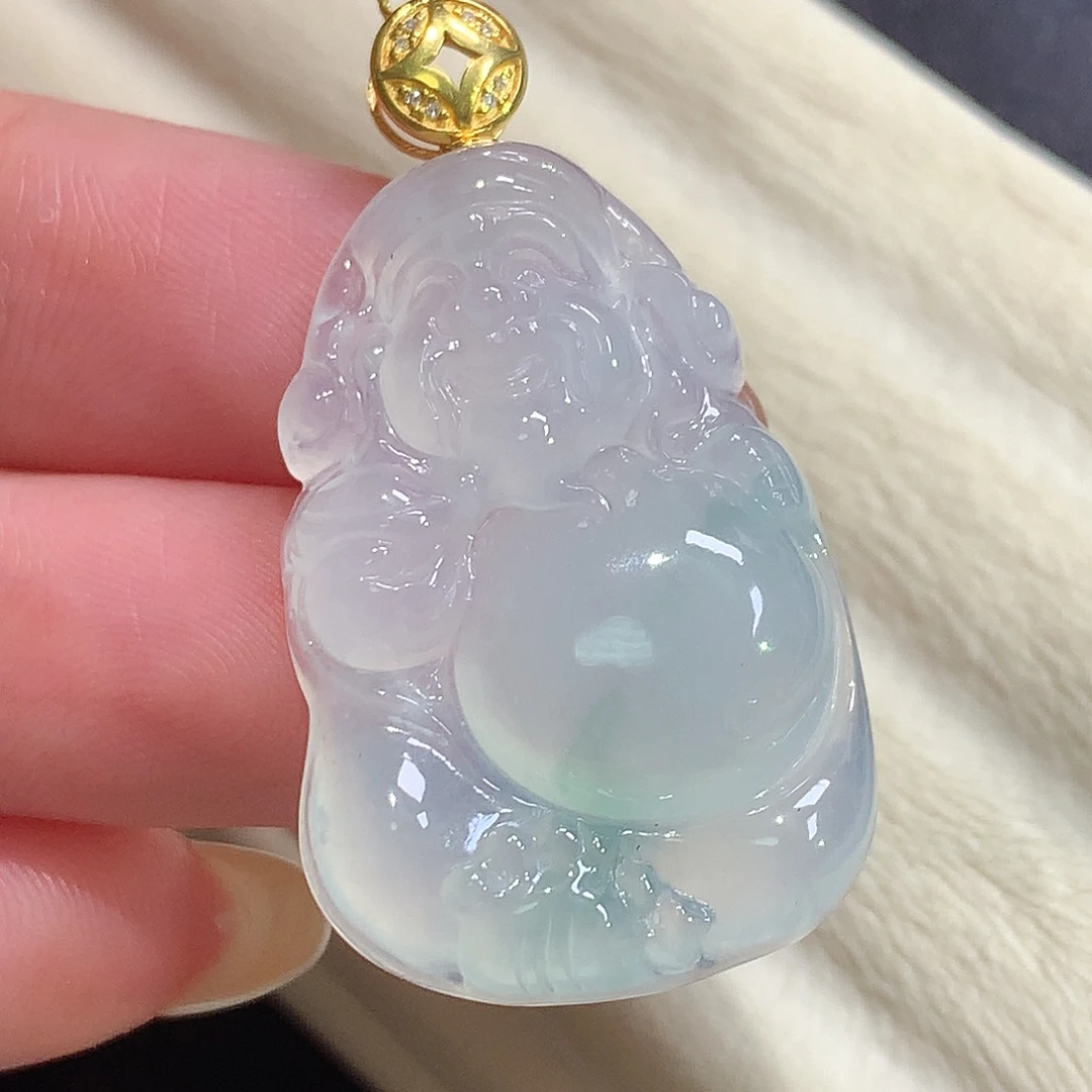 翡翠18K金镶嵌颈饰财神