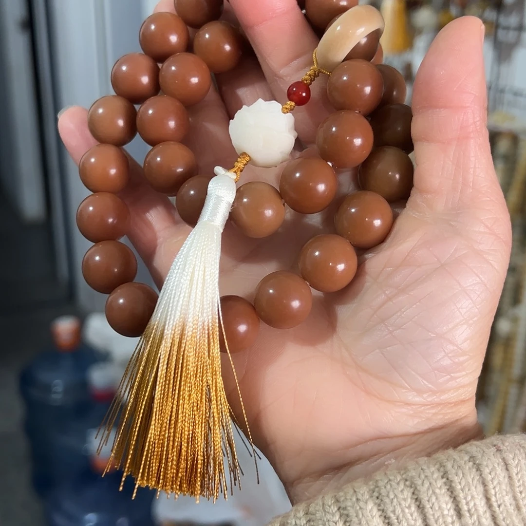 白玉菩提吊坠15卡圆珠