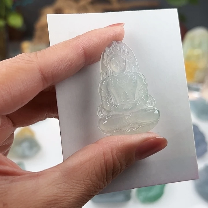 翡翠未镶嵌颈饰渡母
