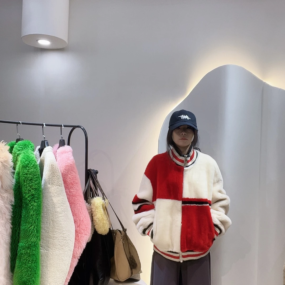 真皮皮毛一体外套213-1977。135斤内