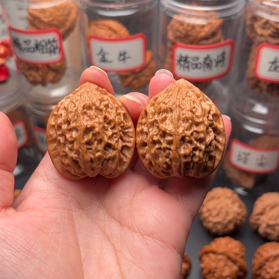 文玩核桃把件36小众金牛