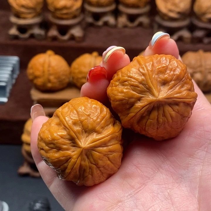 文玩核桃吊坠35三棱