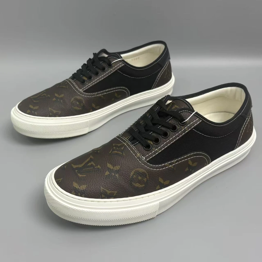 95新 LouisVuitton/路易威登 黑棕巧克力老花板鞋41.5欧码 jx291