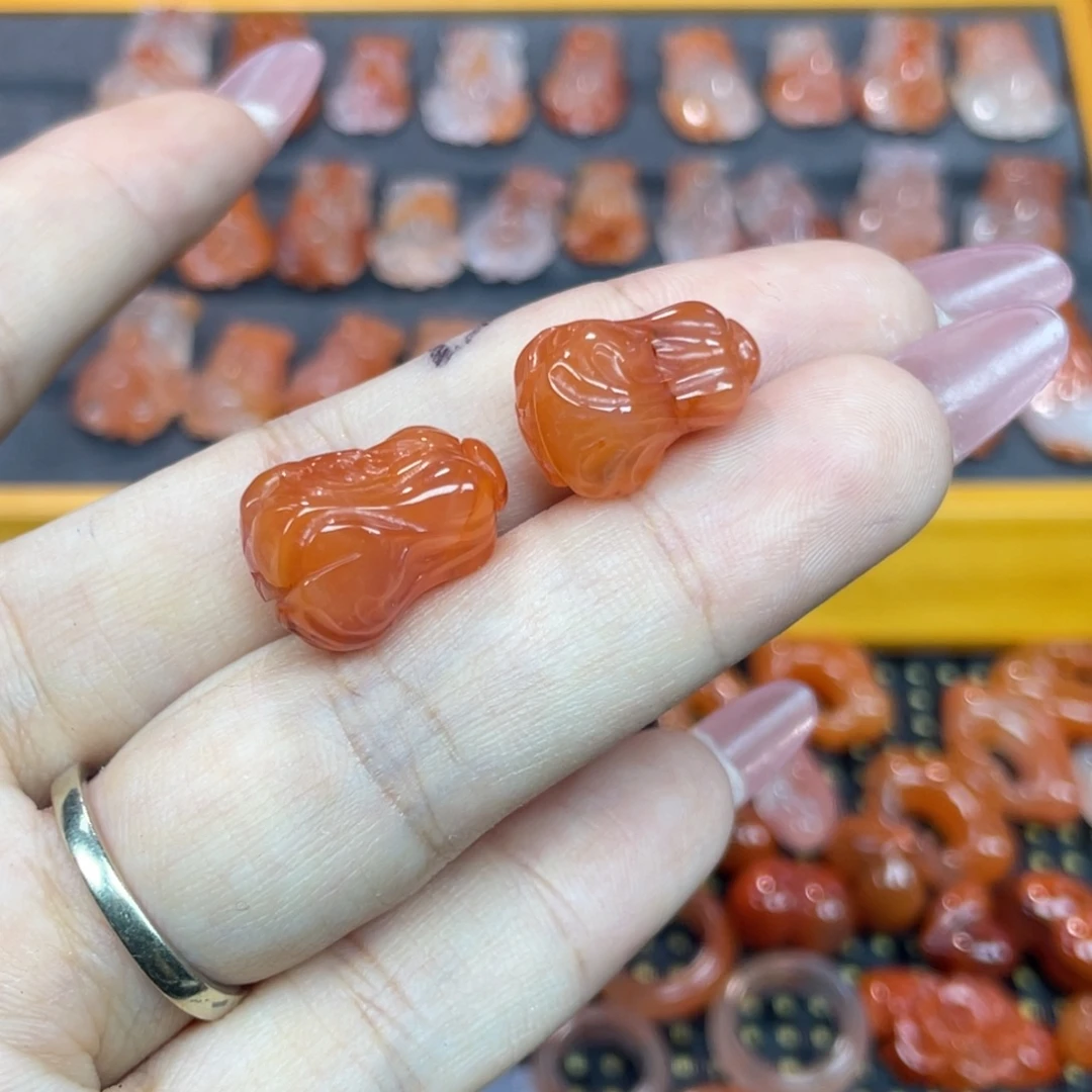 南红玛瑙未镶嵌颈饰白菜