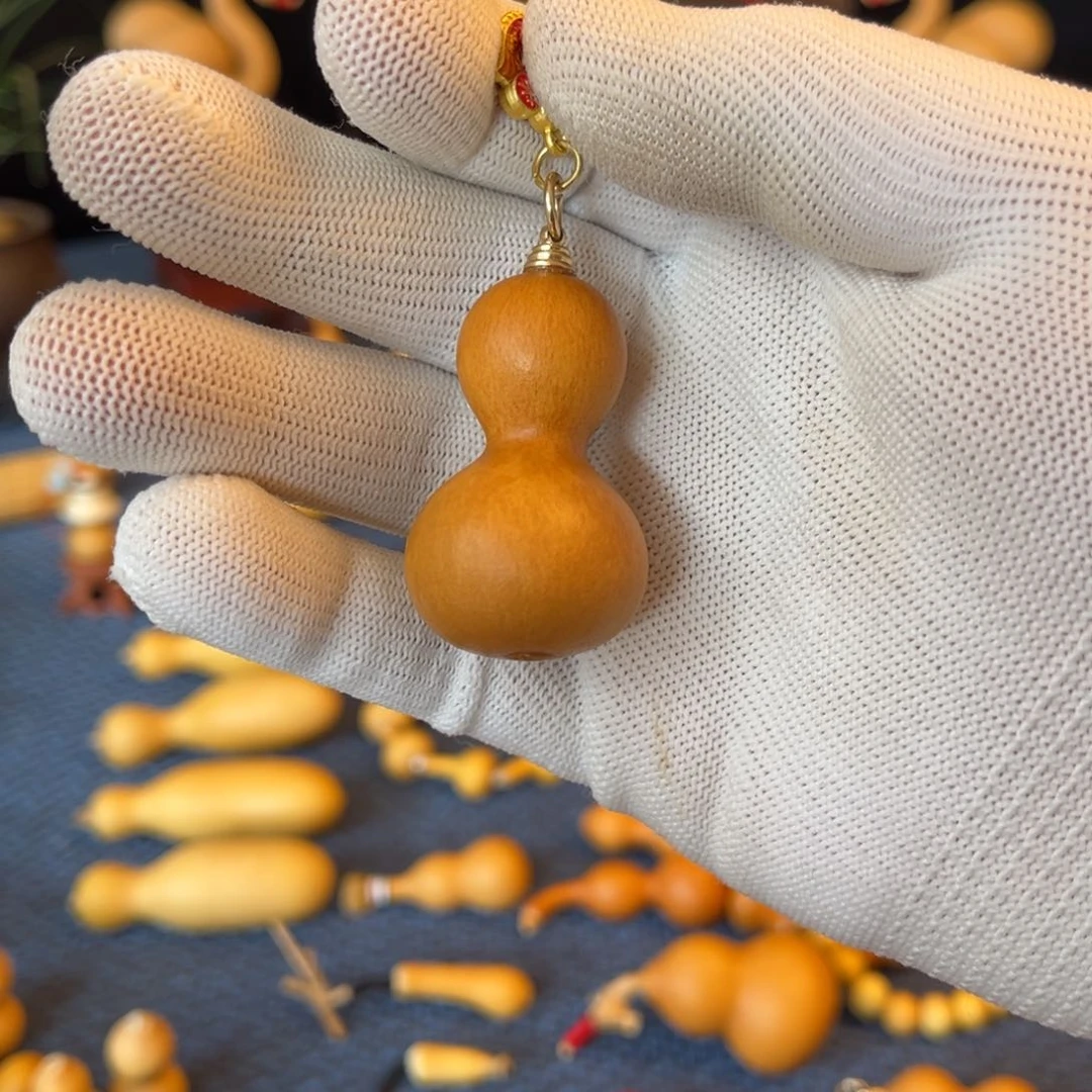 小*手把小葫芦老皮和尚头吊坠