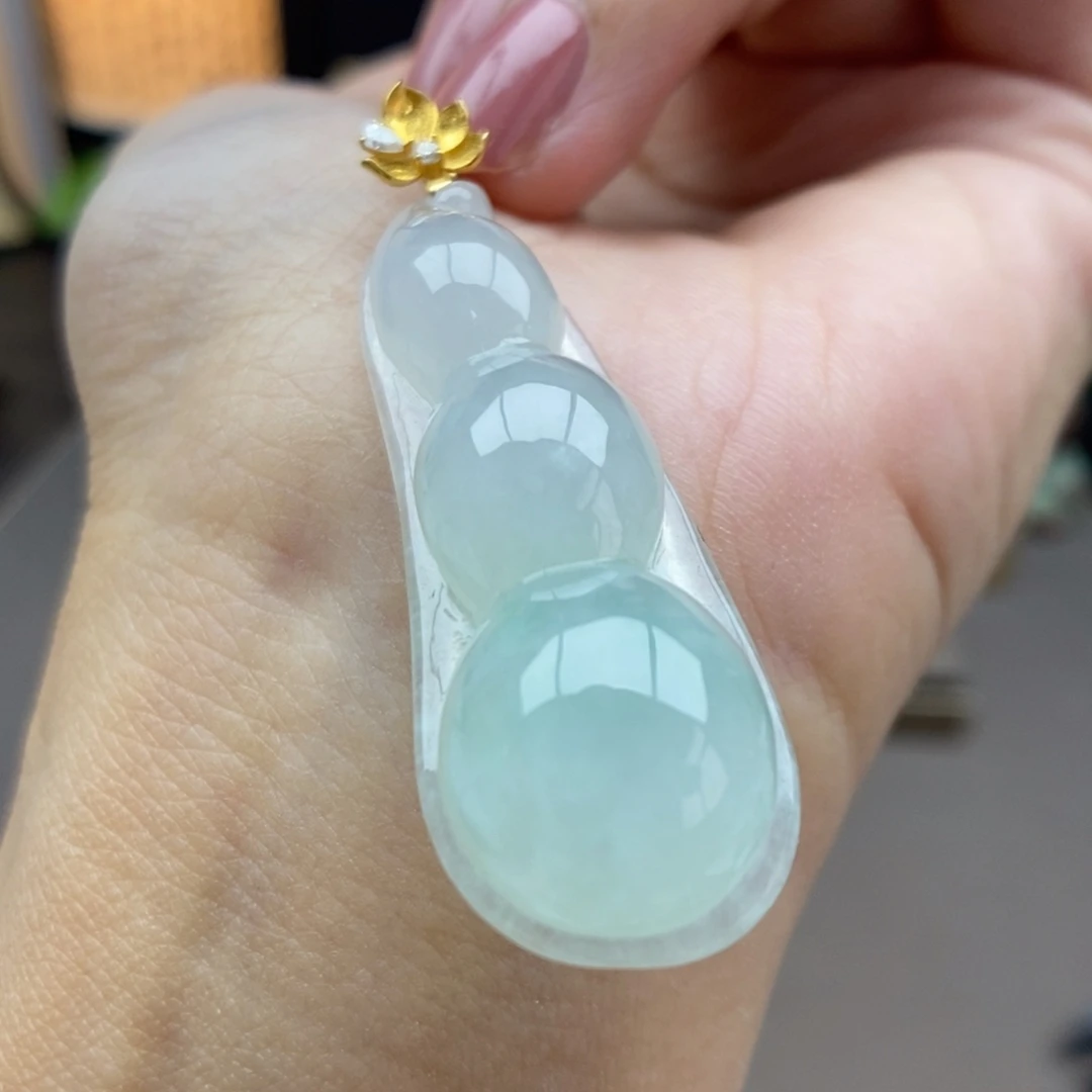 翡翠18K金镶嵌颈饰吊坠25