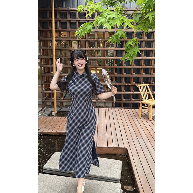 51245新中式2025夏季新款蓝色格纹复古改良日常通勤穿搭大码旗袍
