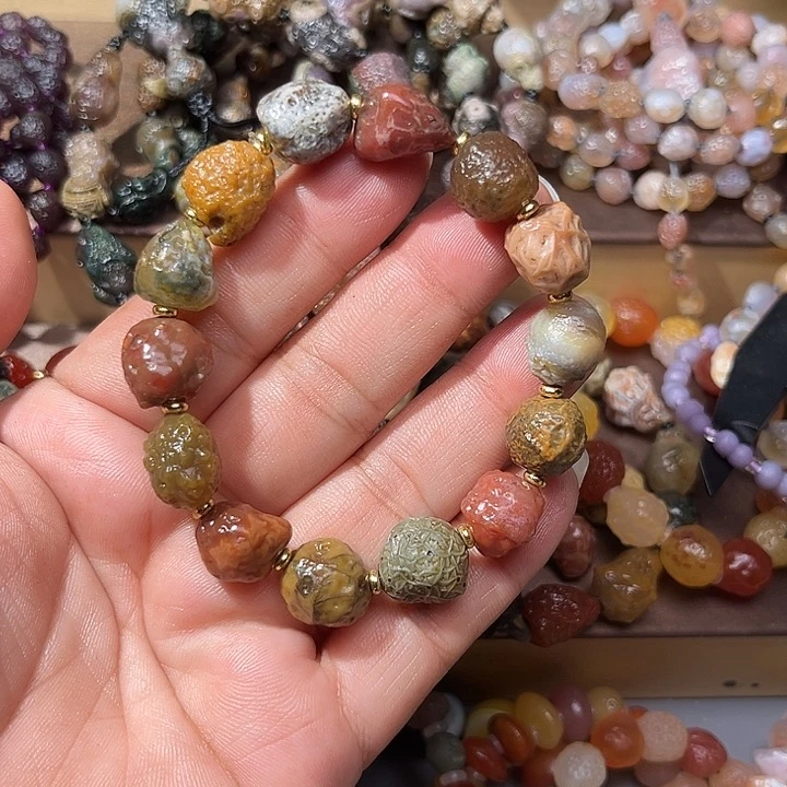 阿拉善彩多宝手串