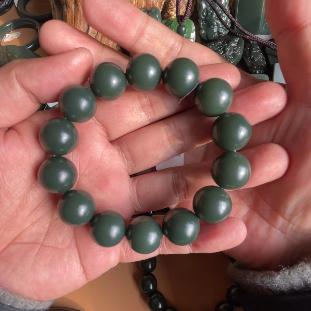 木***絮和田玉未镶嵌手链