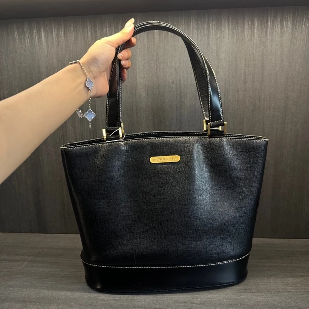 95新 BURBERRY/博柏利 兔兔奢w/巴宝莉手提包/23086