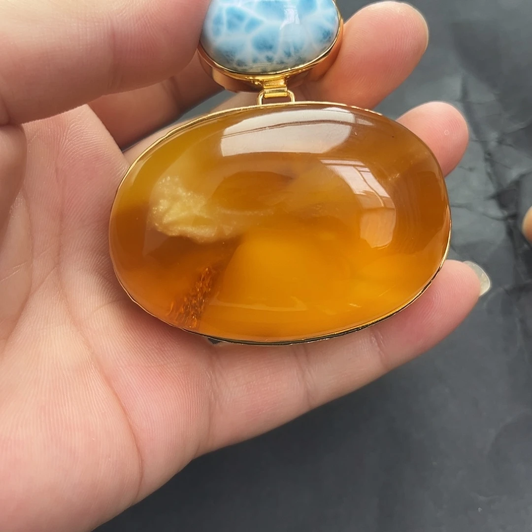 琥珀未镶嵌裸石吊坠