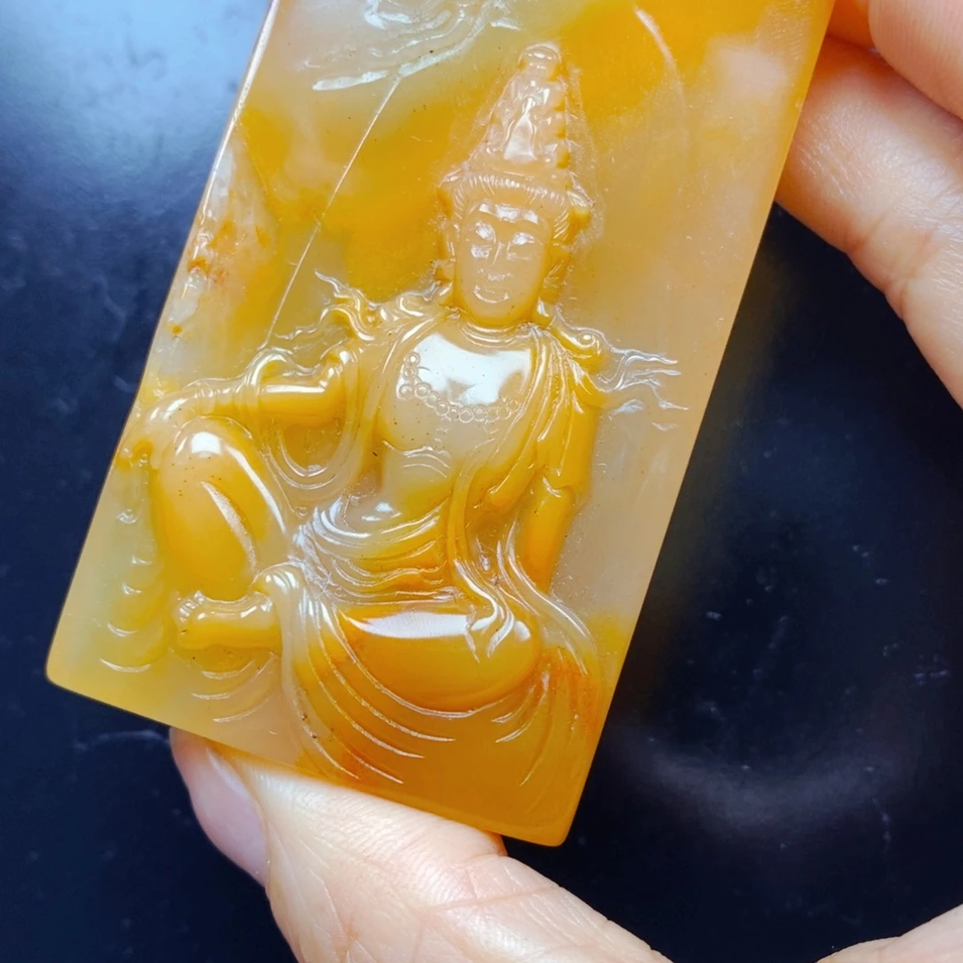 石英质玉（黄龙玉）未镶嵌颈饰