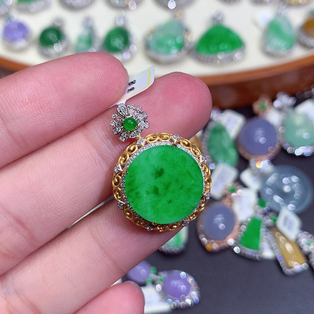 翡翠吊坠(不含链)18K金镶嵌