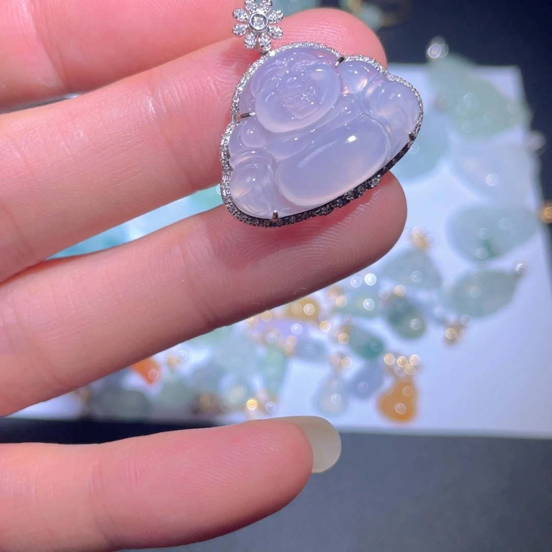 翡翠18K金镶嵌颈饰翡翠