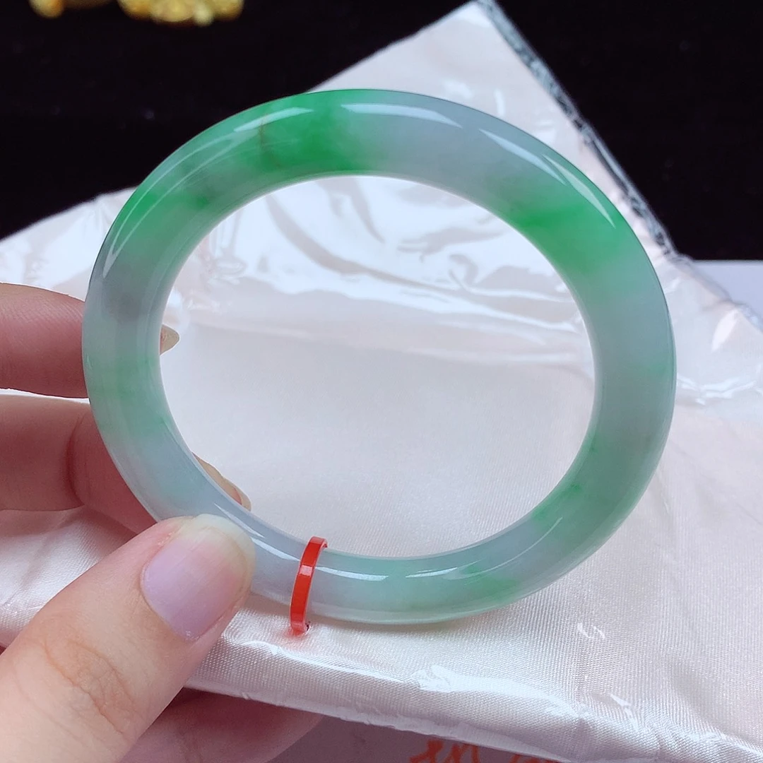 翡翠手镯（圆镯）未镶嵌天然