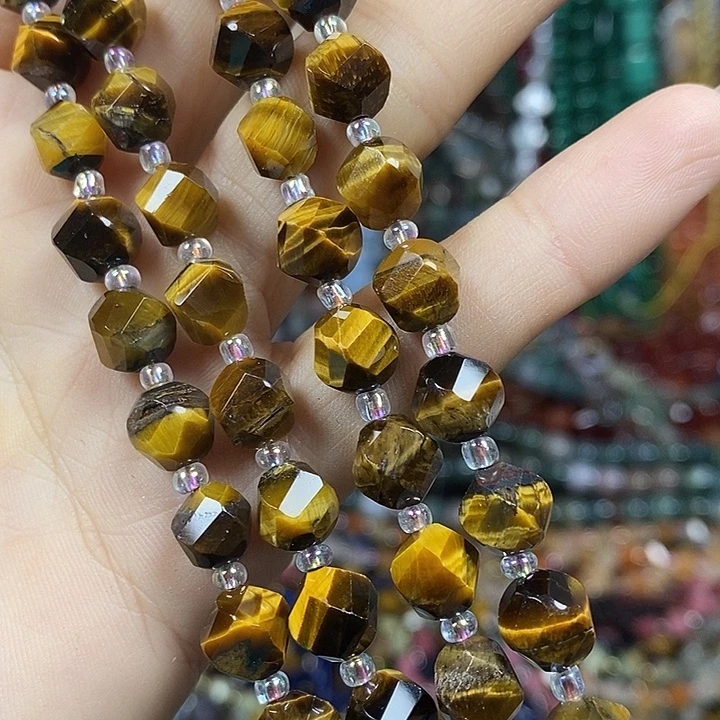 玛瑙/玉髓未镶嵌珠宝半成品天然虎眼扭扭珠卡8mm