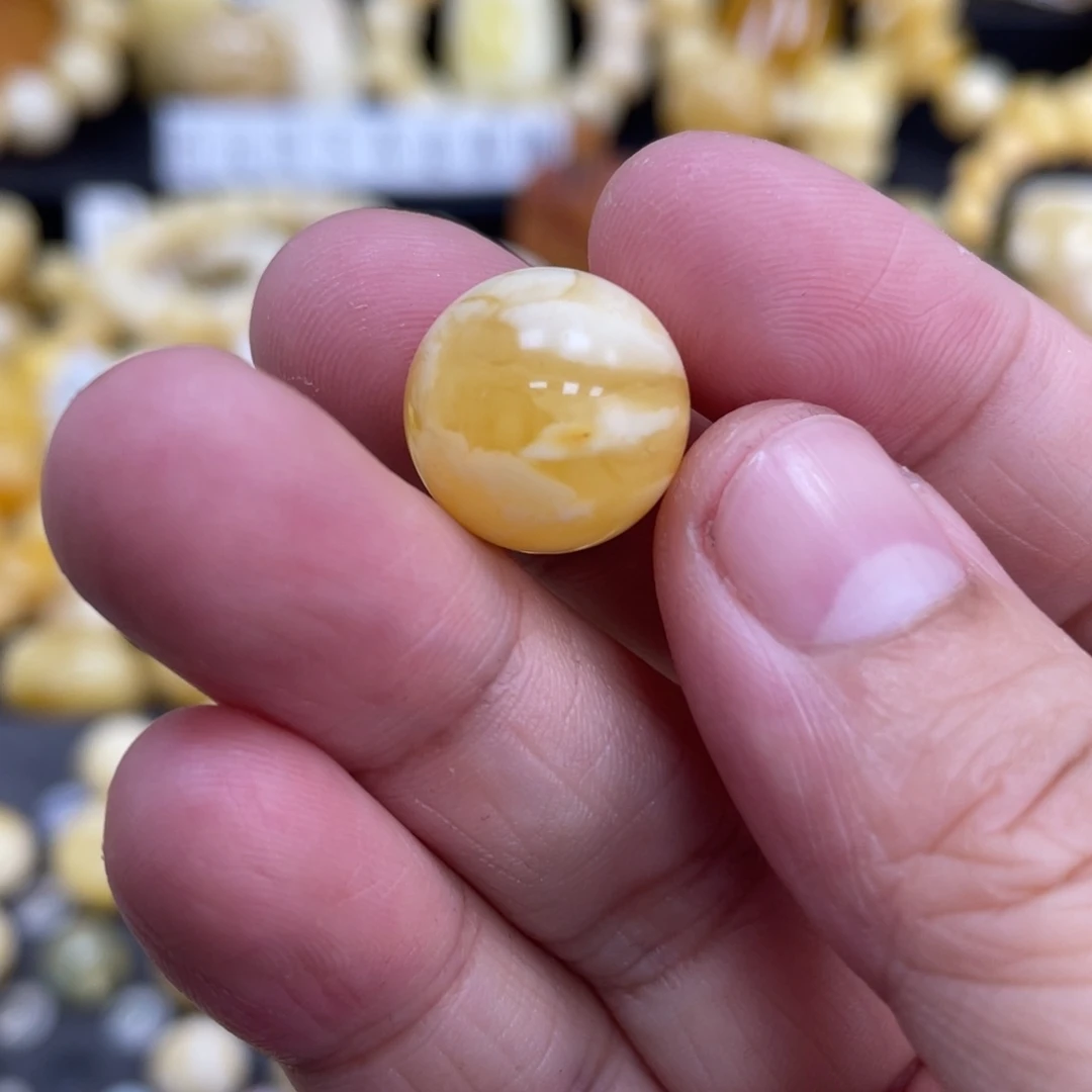 琥珀珠宝奇石未镶嵌14.7mm瑕疵