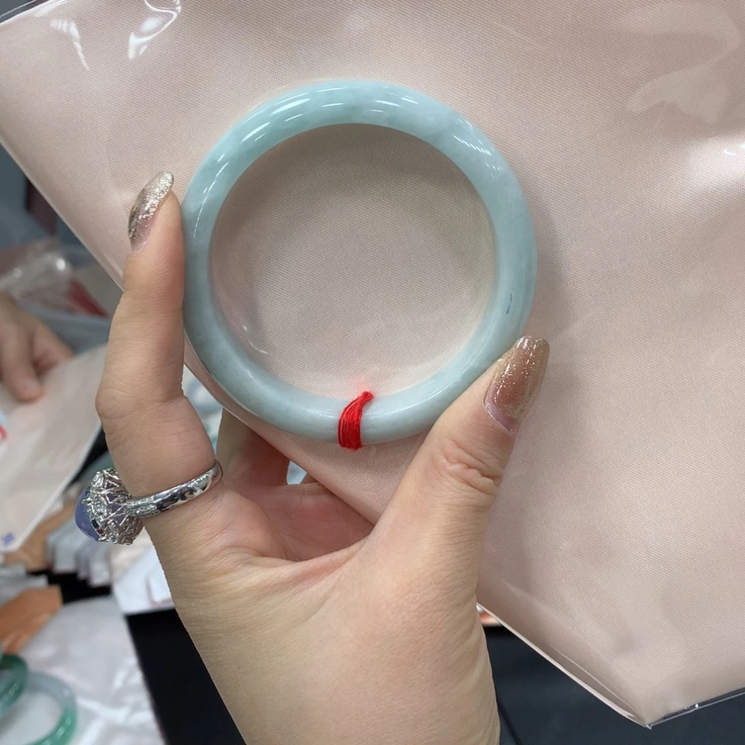 翡翠手镯未镶嵌磨****贝买断