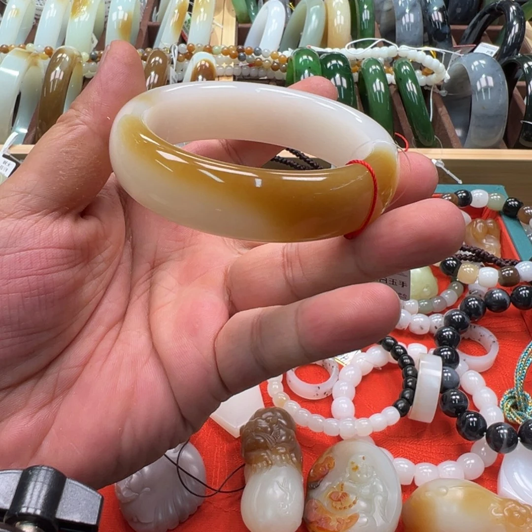 未镶嵌手镯和田玉（糖玉）