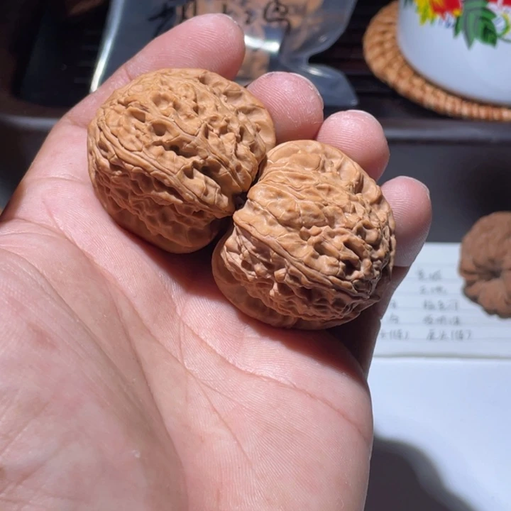 吊坠文玩核桃47克全品白狮子 返油