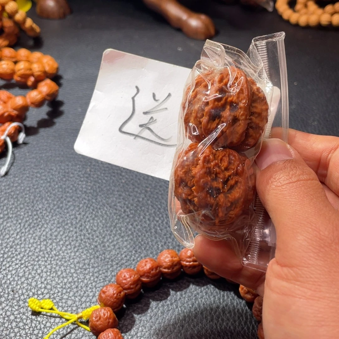 文玩核桃手串礼物