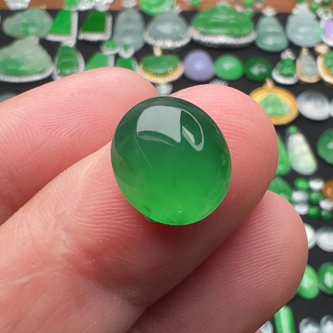 翡翠颈饰未镶嵌蛋面12.2