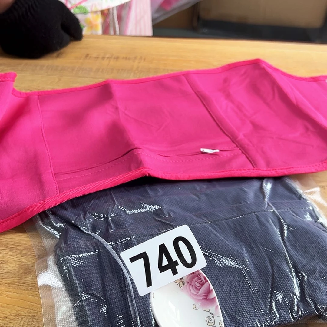 摆件发两包…………………………………