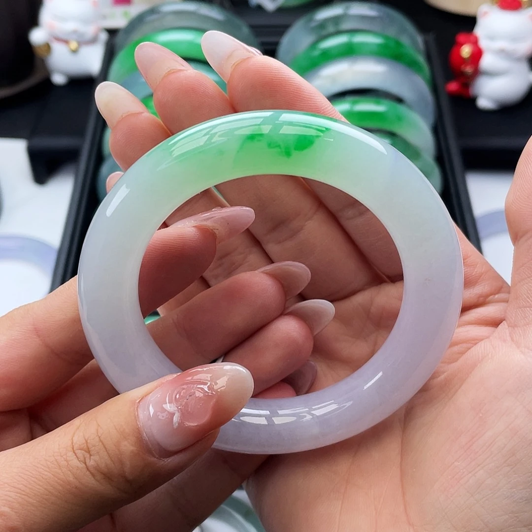 翡翠手镯未镶嵌57细糯化春彩胖圆条