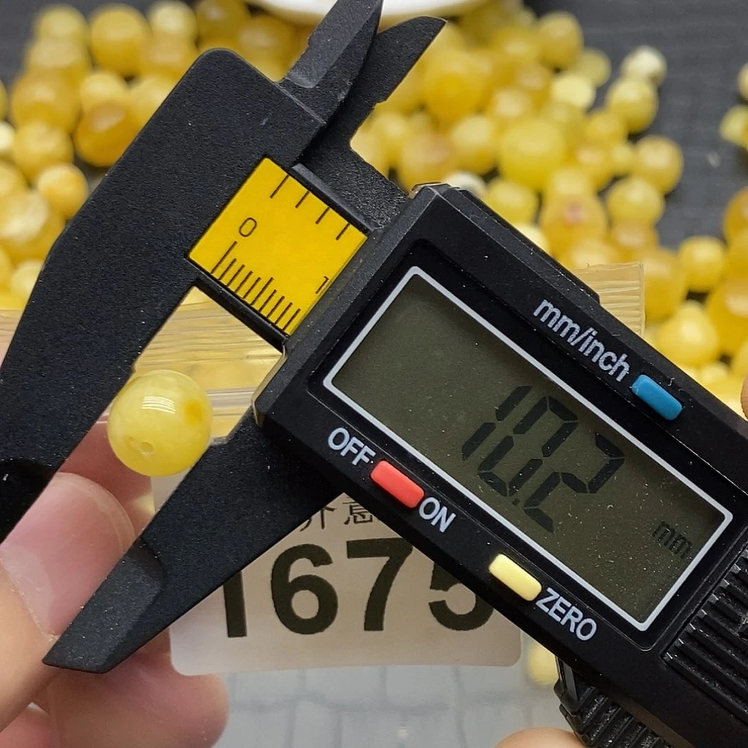 蜜蜡未镶嵌珠宝奇石1675