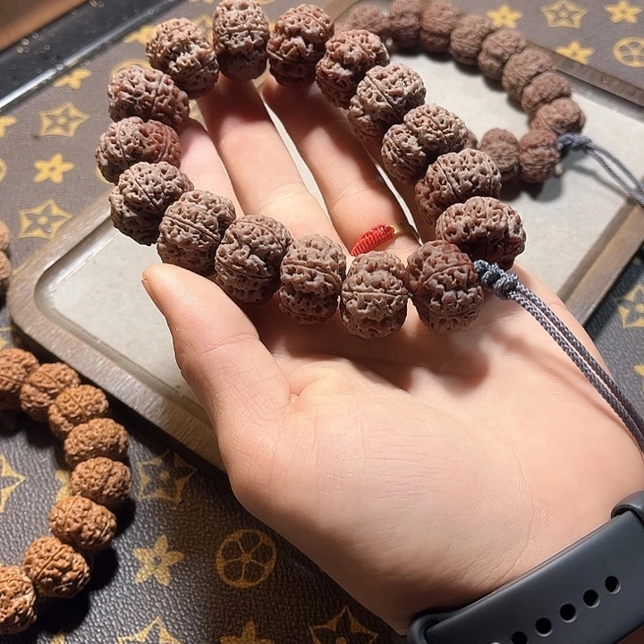 金刚菩提吊坠自*梁，夹板蜂王梅花23尺